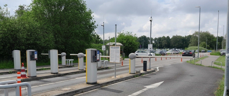 parkeren-airport-weeze-p3-parkeerplaats-poortjes_further_compressed