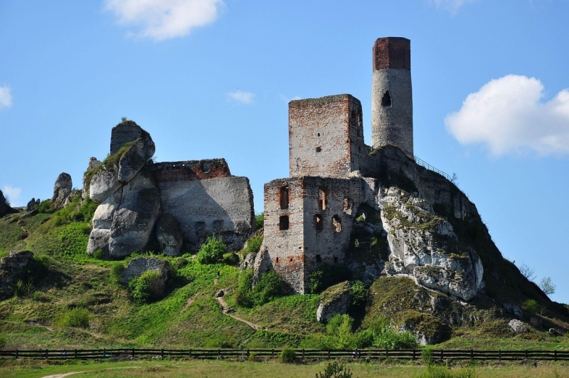 ruines-van-middeleeuwse-gotische-olsztyn-kasteel-polen