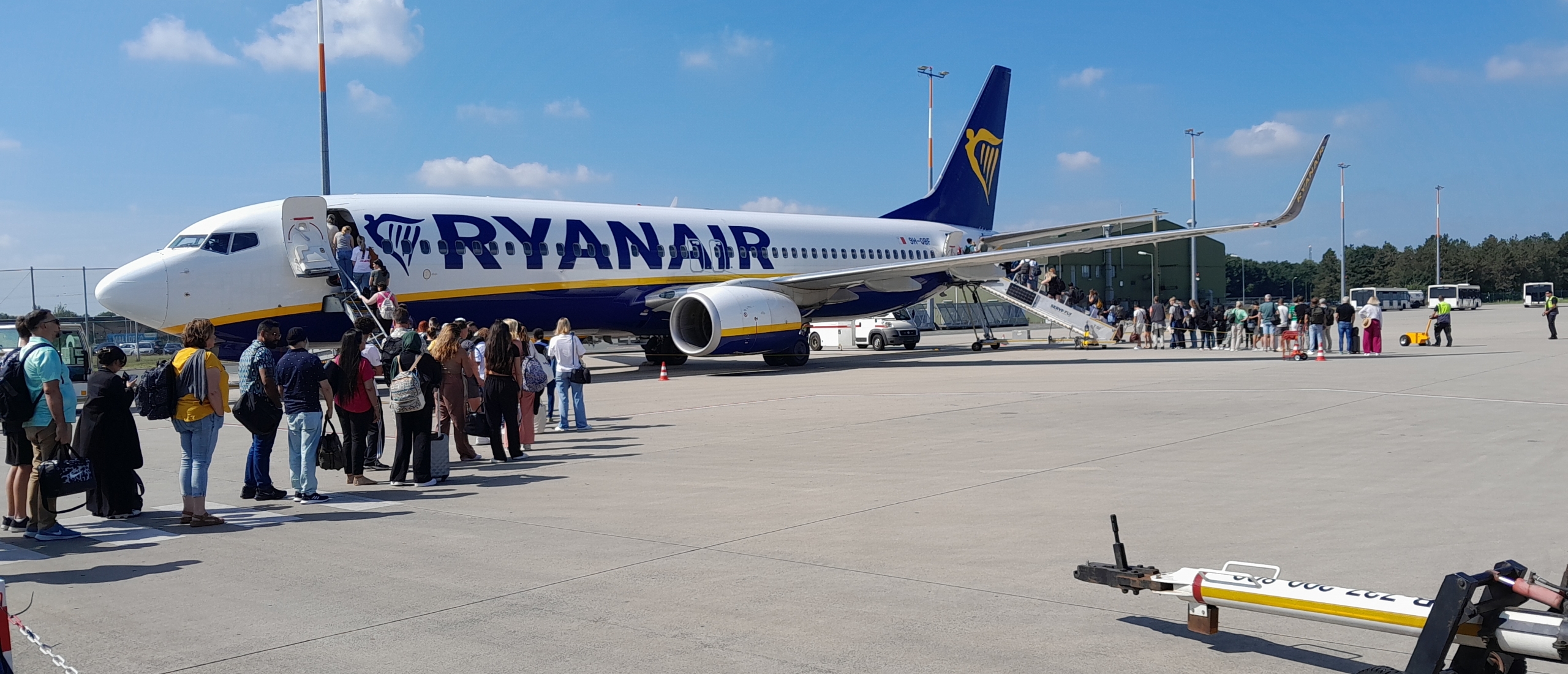 ryanair-vliegtuig-airport-weeze ryanair-vliegtuig-airport-weeze