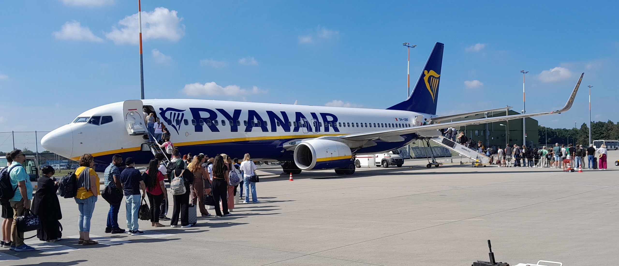 ryanair-vliegtuig-airport-weeze