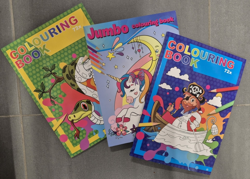 speelgoed-voor-in-het-vliegtuig-peuters-kleurboeken