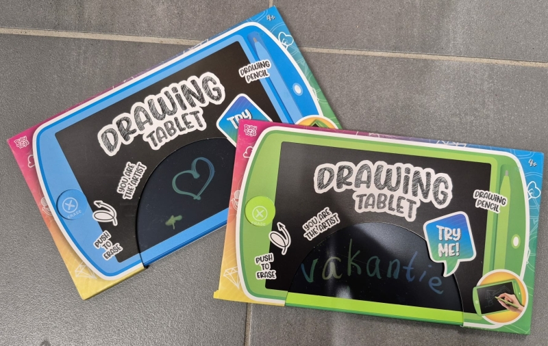 speelgoed-voor-in-het-vliegtuig-peuters-magnetisch-tekenbord