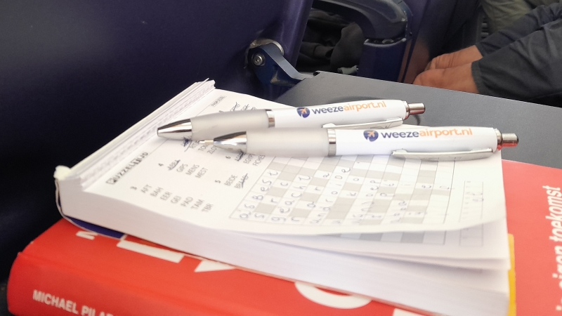 speelgoed-voor-in-het-vliegtuig-puzzelboekje-en-leesboek speelgoed-voor-in-het-vliegtuig-puzzelboekje-en-leesboek