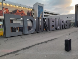 stedentrip-edinburgh-airport-letters