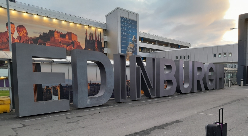 stedentrip-edinburgh-airport-letters