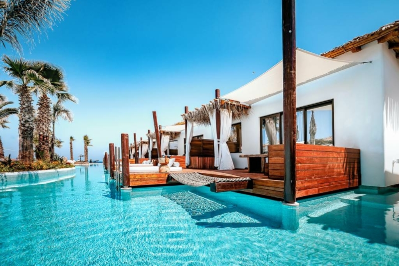 swim-up-hotels-in-griekenland-stella-island-luxury-resort-spa-1