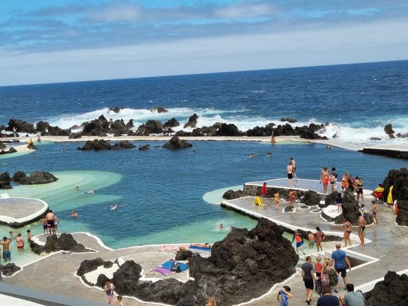 vakantie-madeira-natuurlijke-zwembaden-porto-moniz