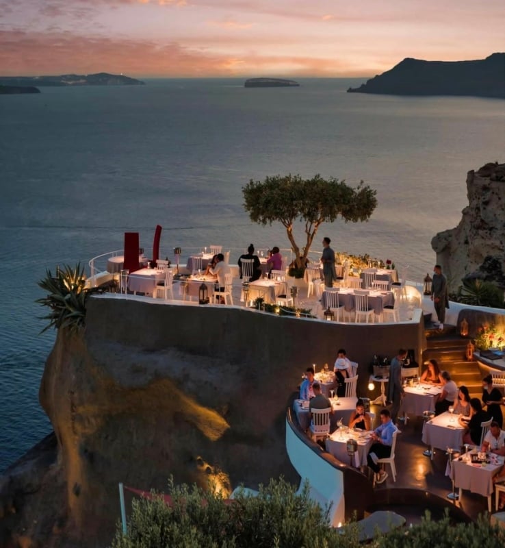 vakantie-mykonos-of-santorini-ycabettus-restaurant-in-oia-santorini