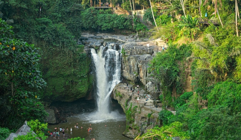 wat-te-doen-in-ubud-tegenungan-watervallen