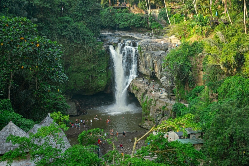 wat-te-doen-in-ubud-tegenungan-watervallen