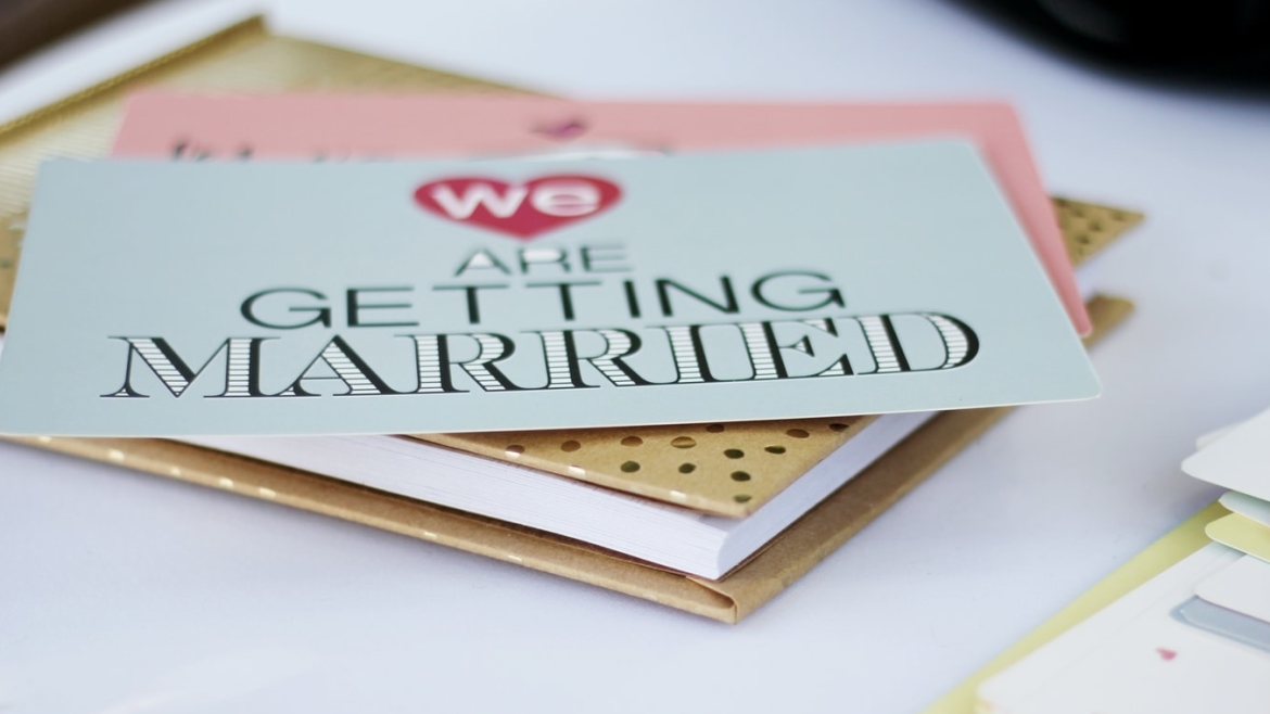 10 things you must have on your wedding day planner