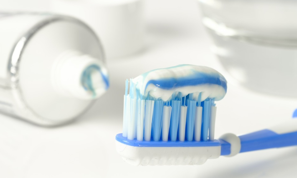 What is the best way of brushing your teeth?