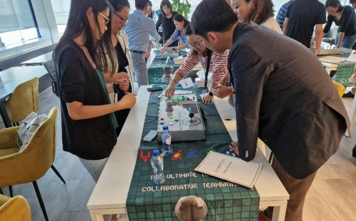 Synergyk deelnemers Teambuilding op kantoor Synergyk