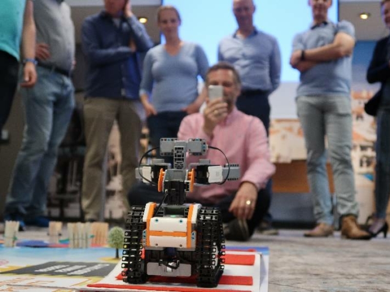 Leuke technische activiteit waarbij deelnemers robots bouwen