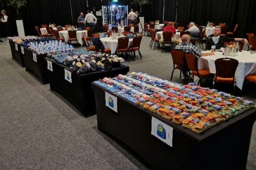 Give Backpack rugzak materiaal stations