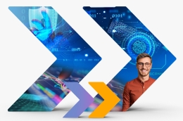 Vormgegeven pijlen met digitale beelden van data, AI en cybersecurity, gecombineerd met een glimlachende man in een rood shirt – visuele representatie van technologie en menselijke expertise binnen X-celerate IT.