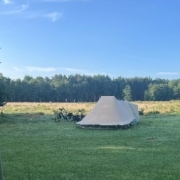Buitenyoga retreat in de natuur