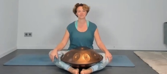 Gratis online vinyasa yoga en ademsessie