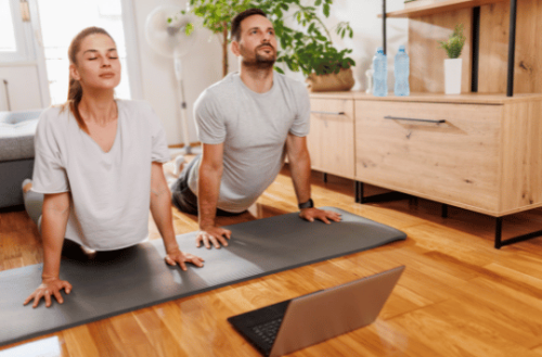 Upward Facing Dog online vinyasa yoga Platform Nederlands gesproken lessen
