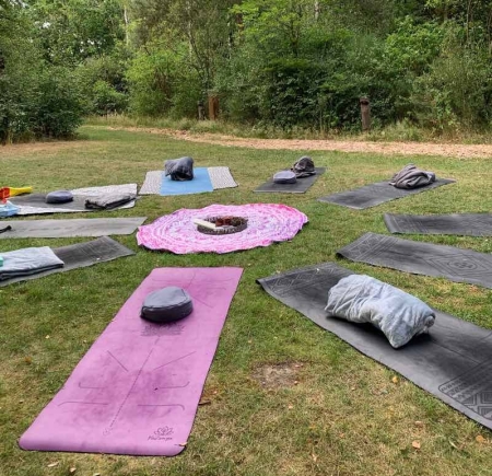 Yoga in de buitenlucht yoga retreat weekend in Nederland