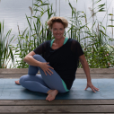 Yoga in de natuur verbinding met jezelf