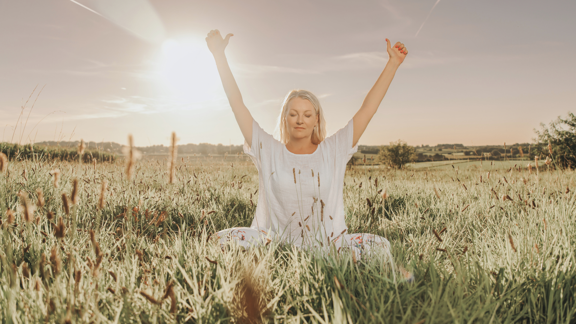 yogapose in een veld