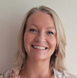 sigrid met zomerblouse