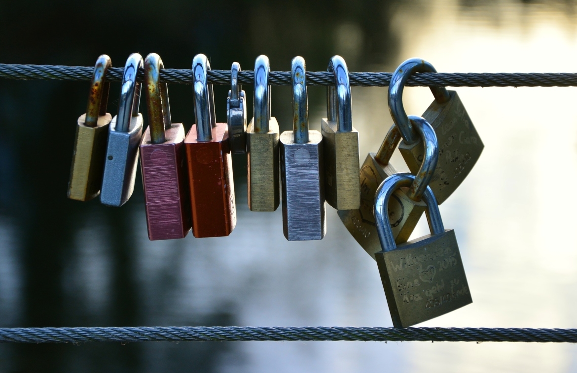 gelukkig-in-je-relatie-sloten-brug gelukkig-in-je-relatie-sloten-brug