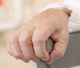 Badkamerhulpmiddelen met eenvoudige bediening