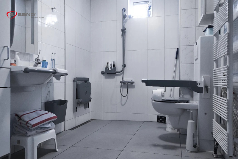 De aangepaste badkamer bij mevrouw Plazier