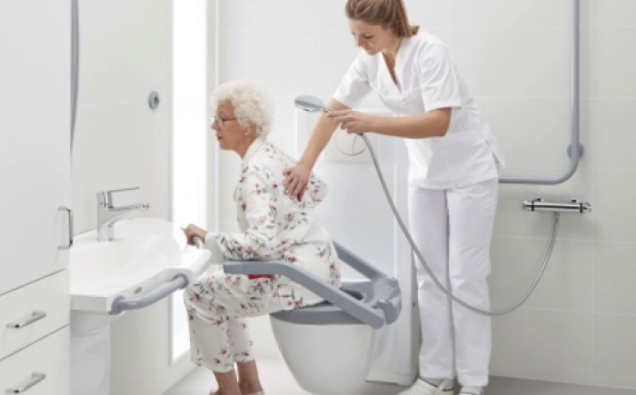 Speciaal toilet met veel voordelen voor zorgpersoneel en zorgvrager