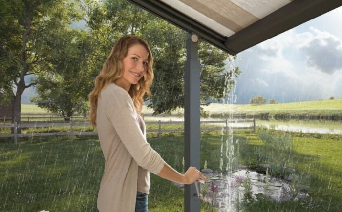 Plaza Viva pergola overkapping – droog blijven bij regen | ZSM Zonwering Gorinchem