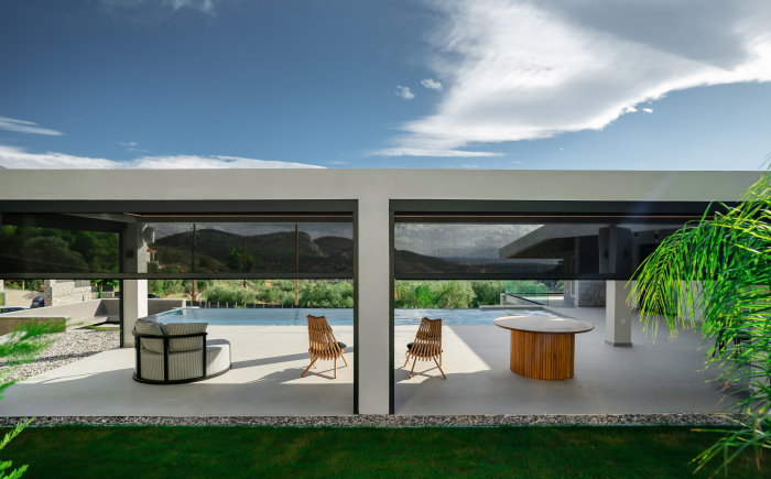 Luxe pergola met lamellendak als tuinkamer, door ZSM Zonwering voor een stijlvolle beschutting en optimaal buitencomfort