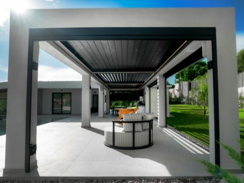 pergola-met-lamellendak-zsm-zonwering-in-gorinchem