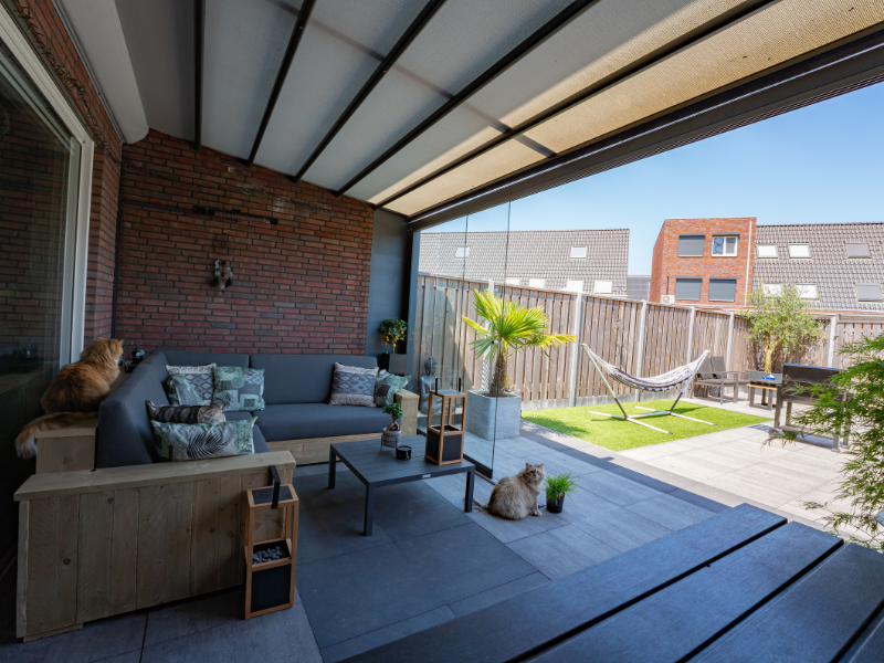 Pergola | Van zonnig terras naar favoriete buitenplek | ZSM Zonwering Van zonnig terras naar favoriete buitenplek met een pergola van ZSM Zonwering