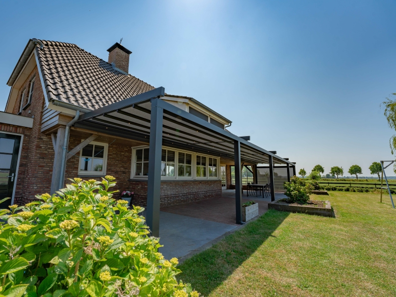 Pergola | Comfort op elk moment van de dag | ZSM Zonwering Comfort op elk moment van de dag met een pergola van ZSM Zonwering