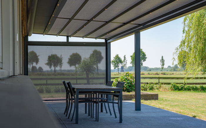pergola-zonwering-zijwand-zsm-zonwering-gorinchem
