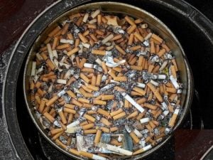 beste manier stoppen met roken- asbak