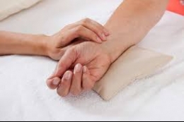 polsdiagnose voorafgaand aan acupunctuurbehandeling Onderzoek pols bij de acupuncturist