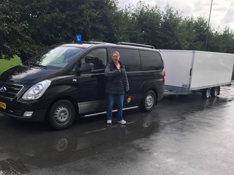 Nanda Koomans - Rijbewijs BE rijbewijs, rijbewijs be, geslaagd, altena verkeersopleidingen, rijschool, regio altena