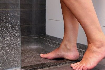 Grazen knop hersenen Advies - Hulp bij een gladde badkamervloer