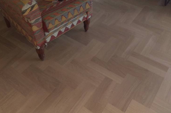 Dubbele eiken visgraatvloer Dubbele eiken visgraatvloer