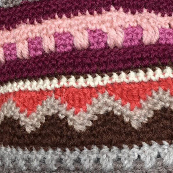 Gehaakte Omslagdoek van GB Wolle Jil 100 procent wol Gehaakte Omslagdoek van GB Wolle Jil 100 procent wol