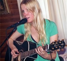 Zangeres Judith Jobse heeft Buteyko geleerd bij het Buteyko Instituut Nederland Zangeres Judith Jobse heeft Buteyko geleerd bij het Buteyko Instituut Nederland