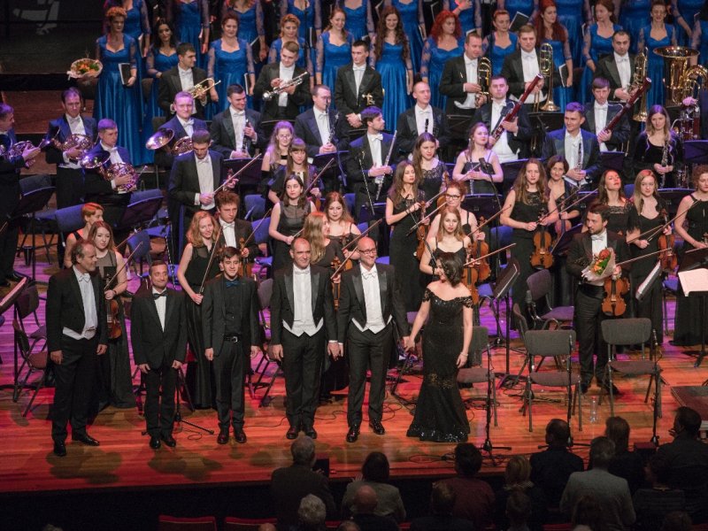 carmina burana 2017 martiniplaza cadenza carmina burana 2017 cadenza