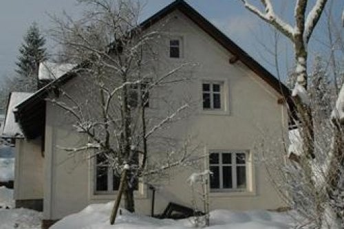 Groot luxe vakantiehuis met 5 slaapkamers in Mlade Buky, Javornik