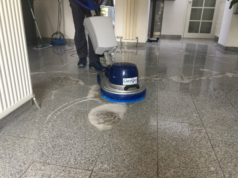 Graniet vloer grondig laten schoonmaken
