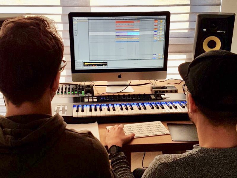Leren hoe je je creatieve ideeën voor je nieuwe track kan uitwerken? Leren hoe je je creatieve ideeën voor je nieuwe track kan uitwerken?