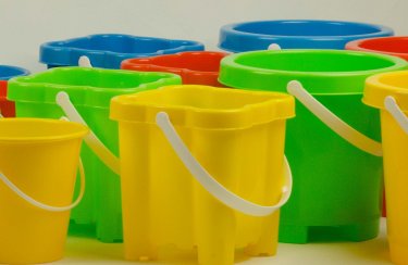 speelgoed emmers in diverse kleuren speelgoed emmers in diverse kleuren