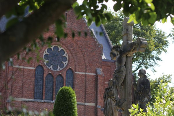 Grafstenen Rooms-Katholieke begraafplaats Kwadendamme Goedkope grafsteen Rooms-Katholieke begraafplaats Kwadendamme laten plaatsen, goedkoop, budget, voordelig